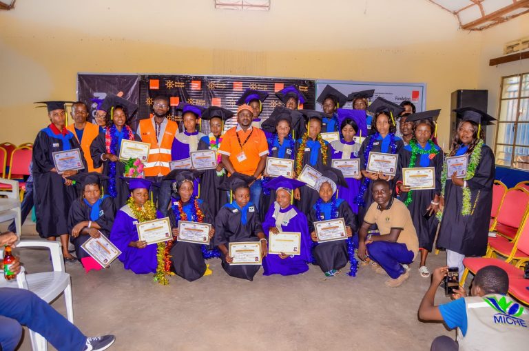 Formation des filles et femmes victimes des VBG en informatique et usage des réseaux sociaux