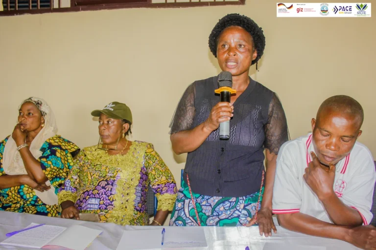 Participants au dialogue intercommunautaire de Kamanyola au Sud-Kivu